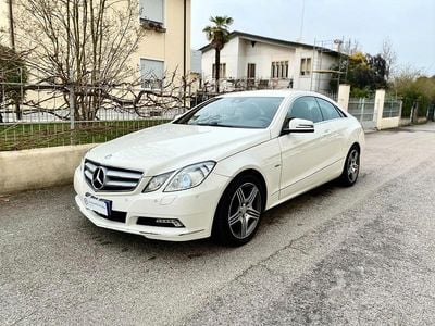 Usata Mercedes E220 Executive 170 CV (125 kW) 2010 Bianco Coupé