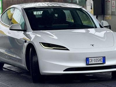 Bianco Usata 2023 Tesla Model 3 Standard Range Berlina | 27.000 € (Buon prezzo)