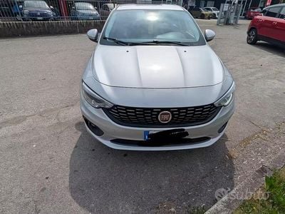 Usata Fiat Tipo Easy 120 CV (88 kW) 2017 Grigio Berlina