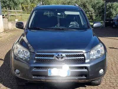 Usata Toyota RAV4 Luxury 177 CV (130 kW) 2007 Grigio SUV