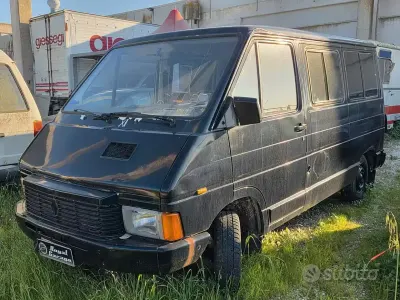 Usata Renault Trafic 58 CV (42 kW) 1984 Nero Monovolume