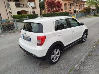 Begagnad Toyota Urban Cruiser 90 HK (66 kW) 2010 Vit Halvkombi