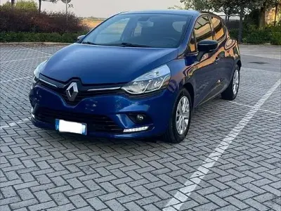 Usata Renault Clio IV Intens 75 CV (55 kW) 2019 Bluazzurro Berlina