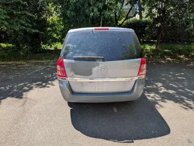 Usata Opel Zafira 150 CV (110 kW) 2011 Monovolume