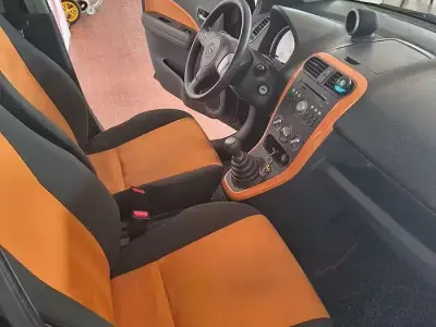Usata Opel Agila 65 CV (47 kW) 2009 Nero Utilitaria