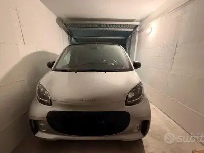 Usata Smart ForTwo Electric Drive 41 kW (56 CV) 2019 Grigio Berlina