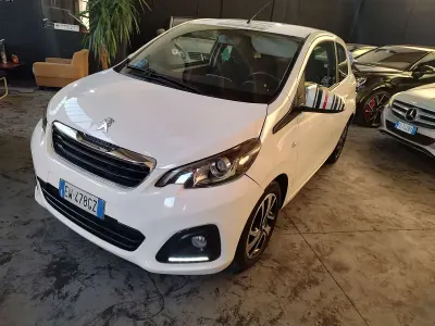 Usata Peugeot 108 Active 69 CV (50 kW) 2014 Vernice lacca bianco lipizan Berlina