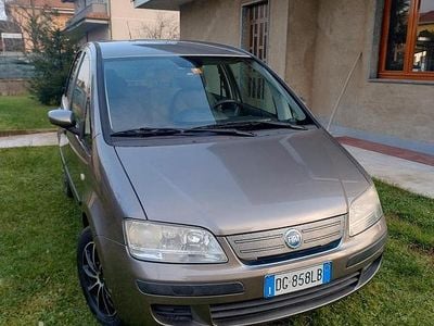 Usata Fiat Idea 70 CV (51 kW) 2007 Grigio Monovolume