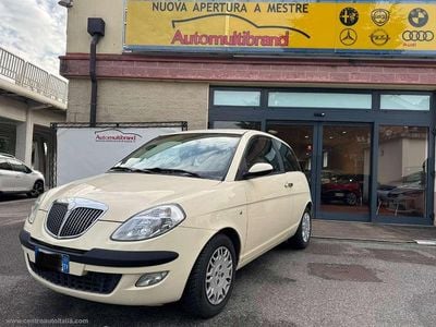 Usata Lancia Ypsilon 60 CV (44 kW) 2004 Beige Utilitaria