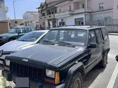 Usata Jeep Cherokee 80 CV (58 kW) 1990 Nero SUV