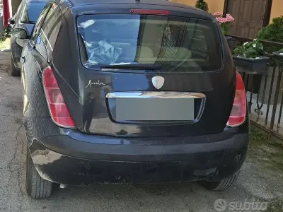 Usata Lancia Ypsilon 60 CV (44 kW) 2004 Nero Utilitaria
