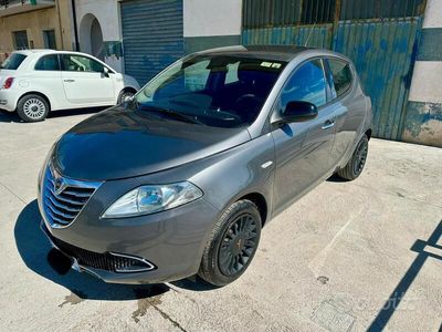 usata Lancia Ypsilon 1.2 Momo Desing