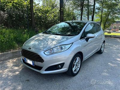 Usata Ford Fiesta Titanium 60 CV (44 kW) 2013 Argento Utilitaria