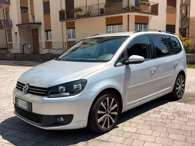 Usata VW Touran 105 CV (77 kW) 2012 Grigio Monovolume