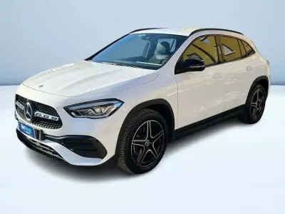 Käytetty Mercedes GLA250 Premium 160 HP (117 kW) 2022 Valkoinen Katumaasturi