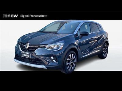 Usata Renault Captur Techno 145 CV (106 kW) 2023 Blu chiaro SUV