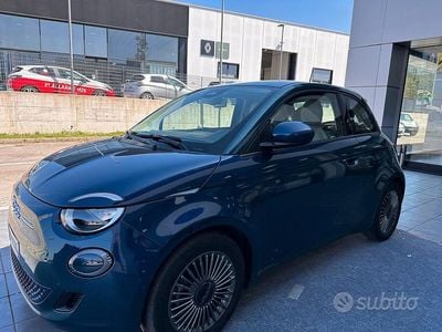 Usata Fiat 500e La Prima 42 kW (58 CV) 2021 Blu Berlina