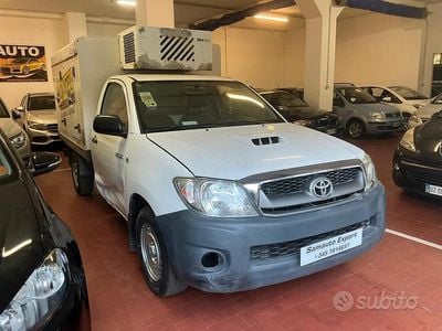 Usata Toyota HiLux 144 CV (105 kW) 2010 Bianco Pick-up