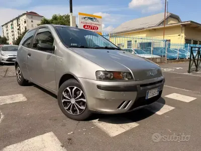 Usata Fiat Punto 60 CV (44 kW) 2002 Grigio Utilitaria