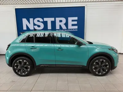 Nuova Fiat 600 La Prima 135 CV (99 kW) 2025 Blu SUV