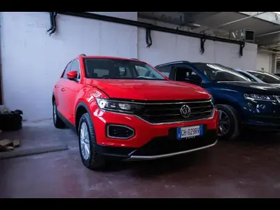 Usata VW T-Roc Business 150 CV (110 kW) 2021 Rosso SUV