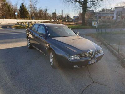 Alfa Romeo 166