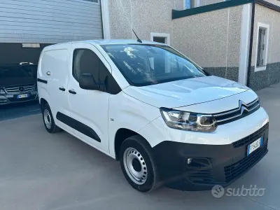Usata Citroën Berlingo Feel 120 CV (88 kW) 2018 Bianco Monovolume