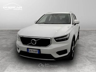 Usata Volvo XC40 Momentum 129 CV (94 kW) 2022 Bianco SUV