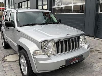 Usado Jeep Cherokee 177 CV (130 kW) 2008 Gris SUV