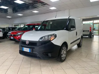 Usata Fiat Doblò Easy 120 CV (88 kW) 2020 Bianco Monovolume