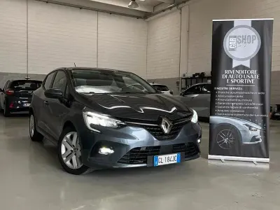 Używany Renault Clio V Business 100 KM (73 kW) 2022 Szary Sedan/Limuzyna