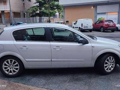 Usata Opel Astra Club 105 CV (77 kW) 2006 Berlina