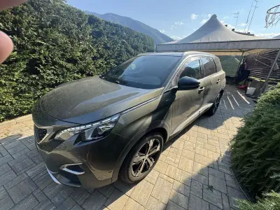 Usata Peugeot 5008 GT-line 120 CV (88 kW) 2018 Verde SUV