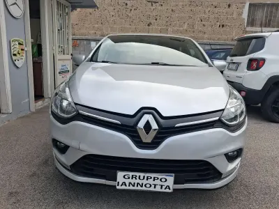Usata Renault Clio IV 90 CV (66 kW) 2018 Argento Berlina