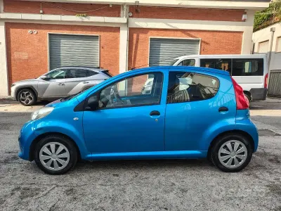 Usata Peugeot 107 68 CV (50 kW) 2007 Utilitaria