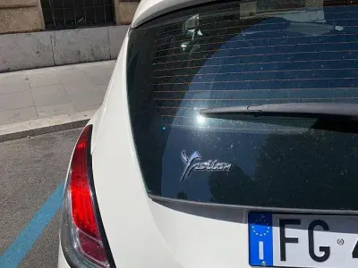 Usata Lancia Ypsilon 69 CV (50 kW) 2017 Bianco Utilitaria