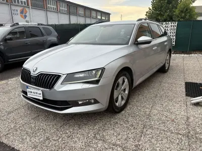 Usata Skoda Superb Executive 150 CV (110 kW) 2016 Argento Station wagon