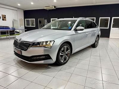 Usata Skoda Superb Style 119 CV (87 kW) 2020 Grigio Station wagon