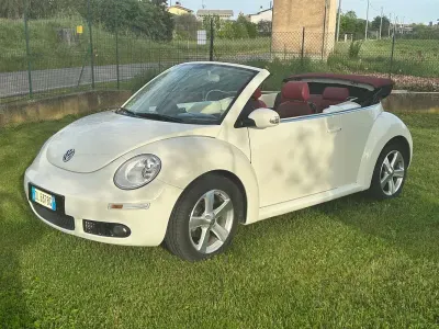 Usata VW New Beetle Edition 102 CV (75 kW) 2008 Bianco Utilitaria