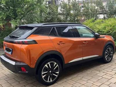 Usata Peugeot 2008 GT 131 CV (96 kW) 2021 Arancione SUV