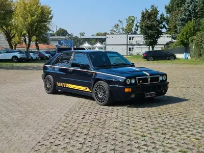 Usata Lancia Delta 211 CV (155 kW) 1994 Blu/azzurro Utilitaria