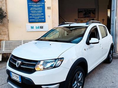 Usata Dacia Sandero Stepway 90 CV (66 kW) 2014 Bianco Berlina