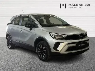 Usata Opel Crossland Elegance 110 CV (80 kW) 2023 Grigio SUV