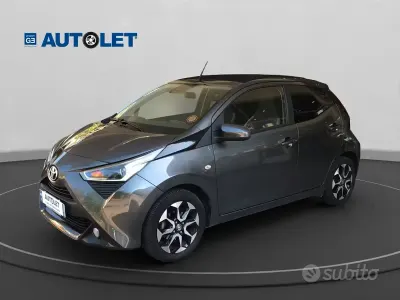Usata Toyota Aygo Connect Style 72 CV (52 kW) 2021 Grigio Utilitaria