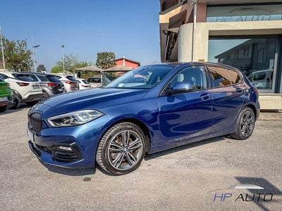 Usata BMW 116 Sport Line 116 CV (85 kW) 2021 Blu/azzurro Utilitaria