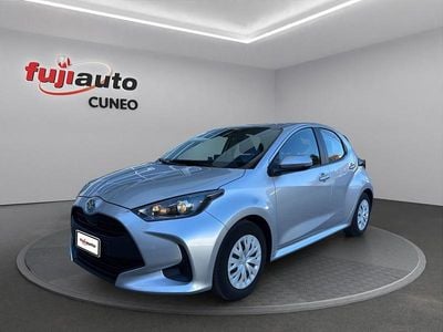 Usata Toyota Yaris Hybrid Active 116 CV (85 kW) 2025 Silver met Utilitaria