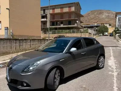 Usata Alfa Romeo Giulietta 120 CV (88 kW) 2016 Grigio Utilitaria