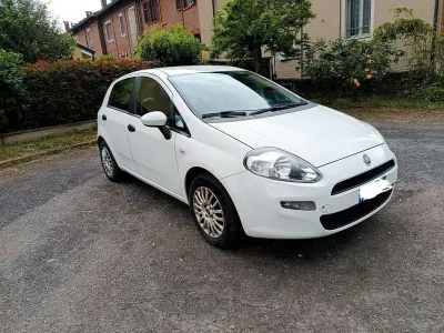 Usata Fiat Punto Young 77 CV (56 kW) 2014 Utilitaria
