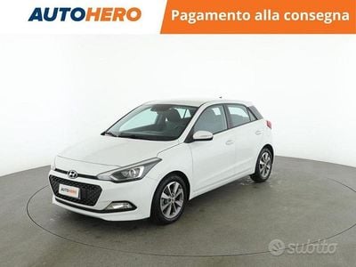 Bianco Usata 2015 Hyundai i20 Comfort Berlina | 8499 € (Buon prezzo)