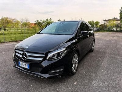 Usata Mercedes B180 109 CV (80 kW) 2016 Nero Monovolume